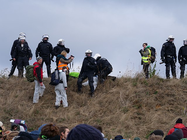 "Ende Gelände"-Aktivisten bei der Besetzung des Hambacher Forsts (Foto: Leonhard Lenz)