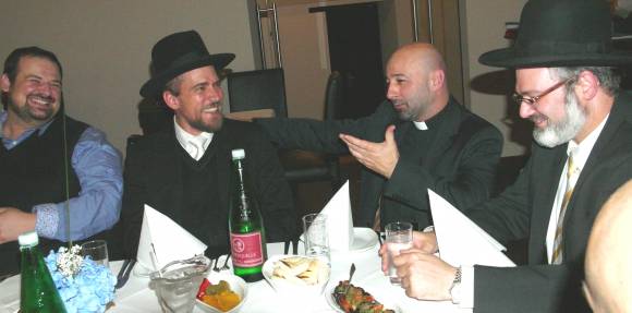 Zwei Rabbiner, Iman und Priester